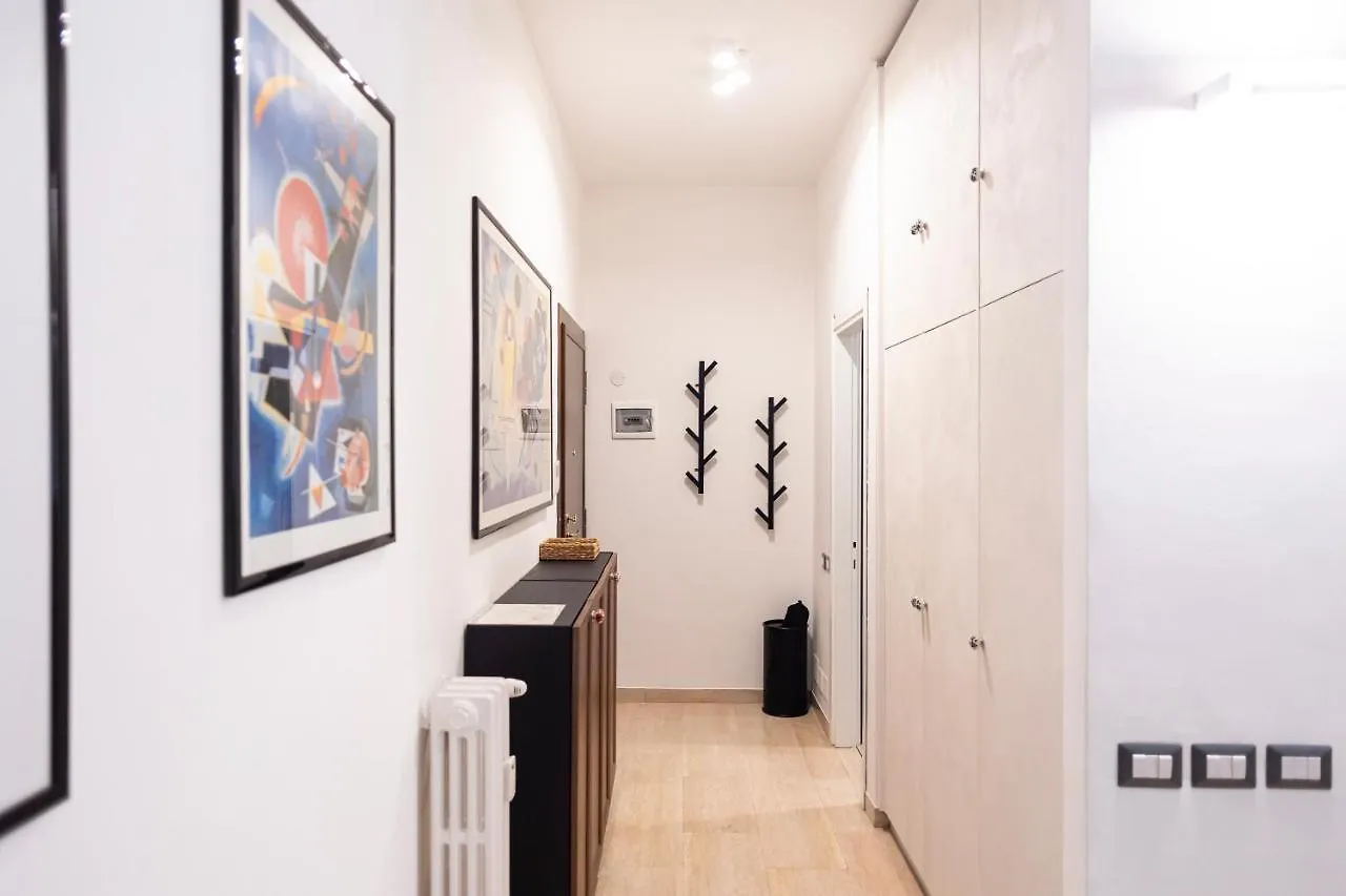 Апартаменты Accogliente Loft In Zona Monumentale/Cenisio Милан