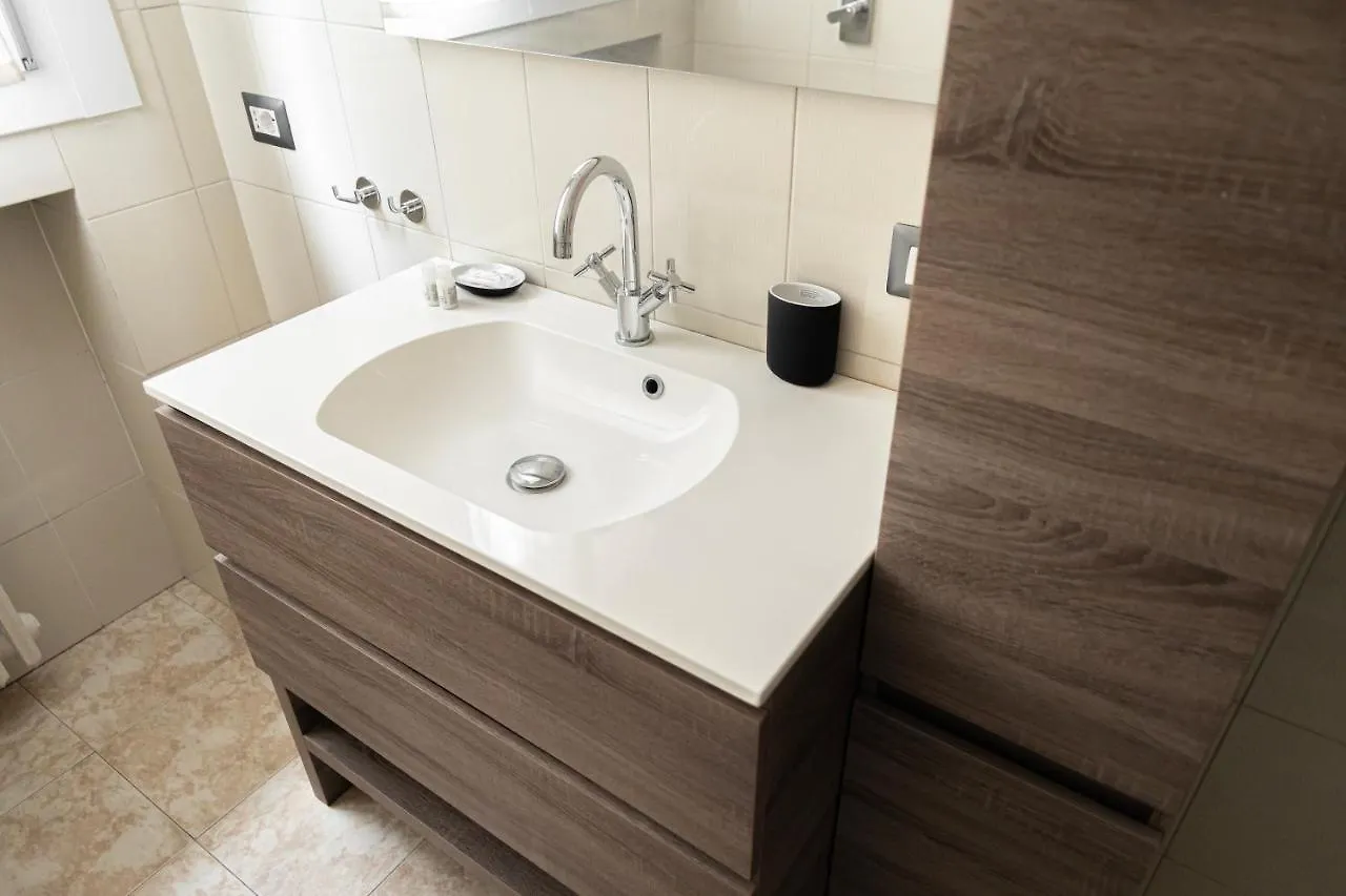 Апартаменты Accogliente Loft In Zona Monumentale/Cenisio Милан