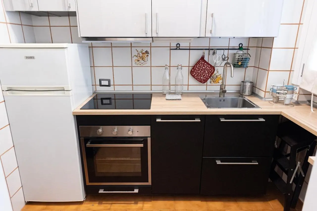 Апартаменты Accogliente Loft In Zona Monumentale/Cenisio Милан Италия
